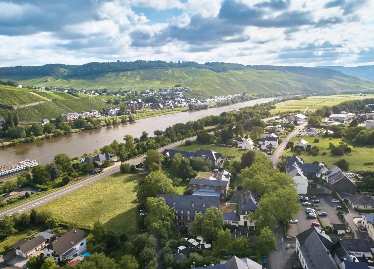 Weinromantikhotel Richtershof Мюльхайм Экстерьер фото