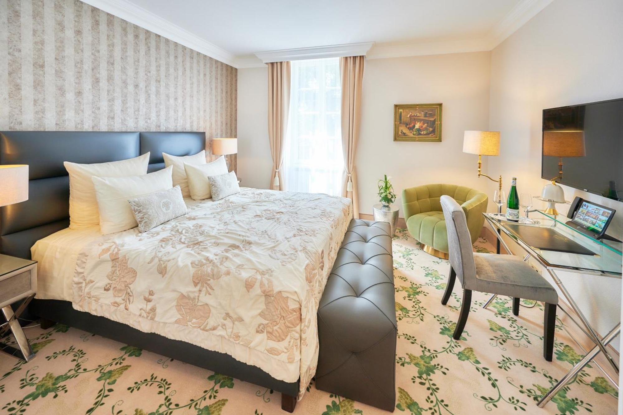 Weinromantikhotel Richtershof Мюльхайм Экстерьер фото