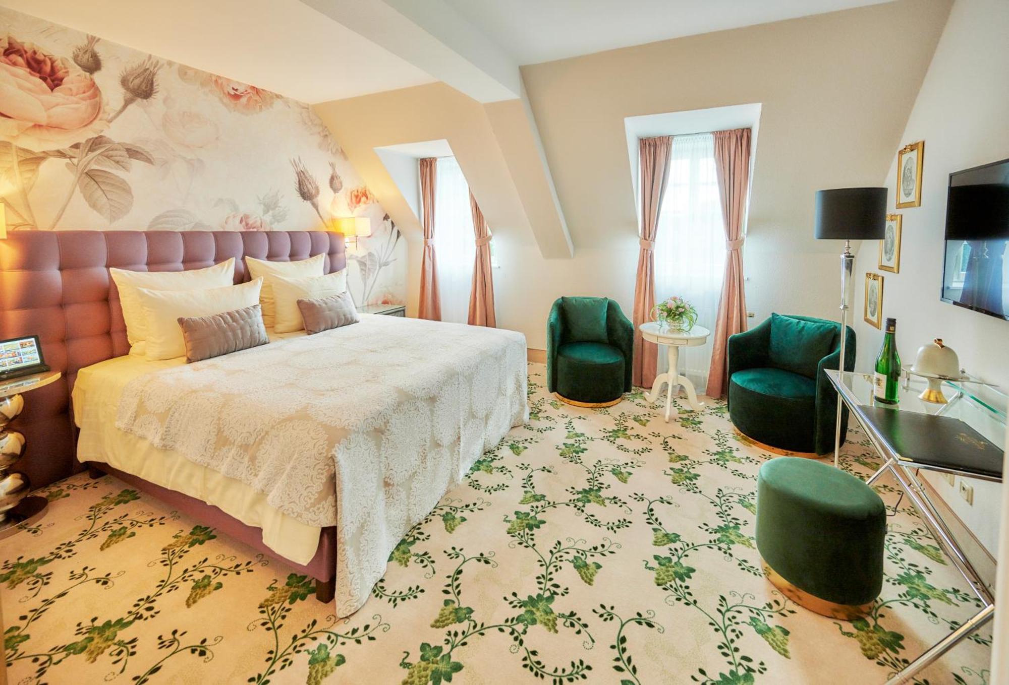 Weinromantikhotel Richtershof Мюльхайм Экстерьер фото